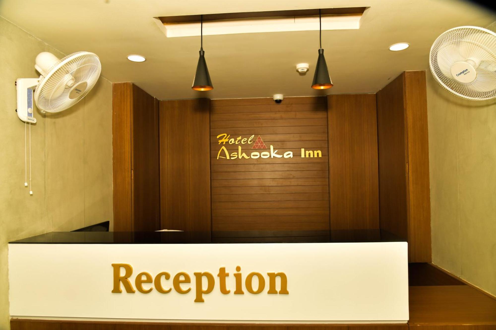 Hotel Ashooka Inn Gandhinagar Buitenkant foto