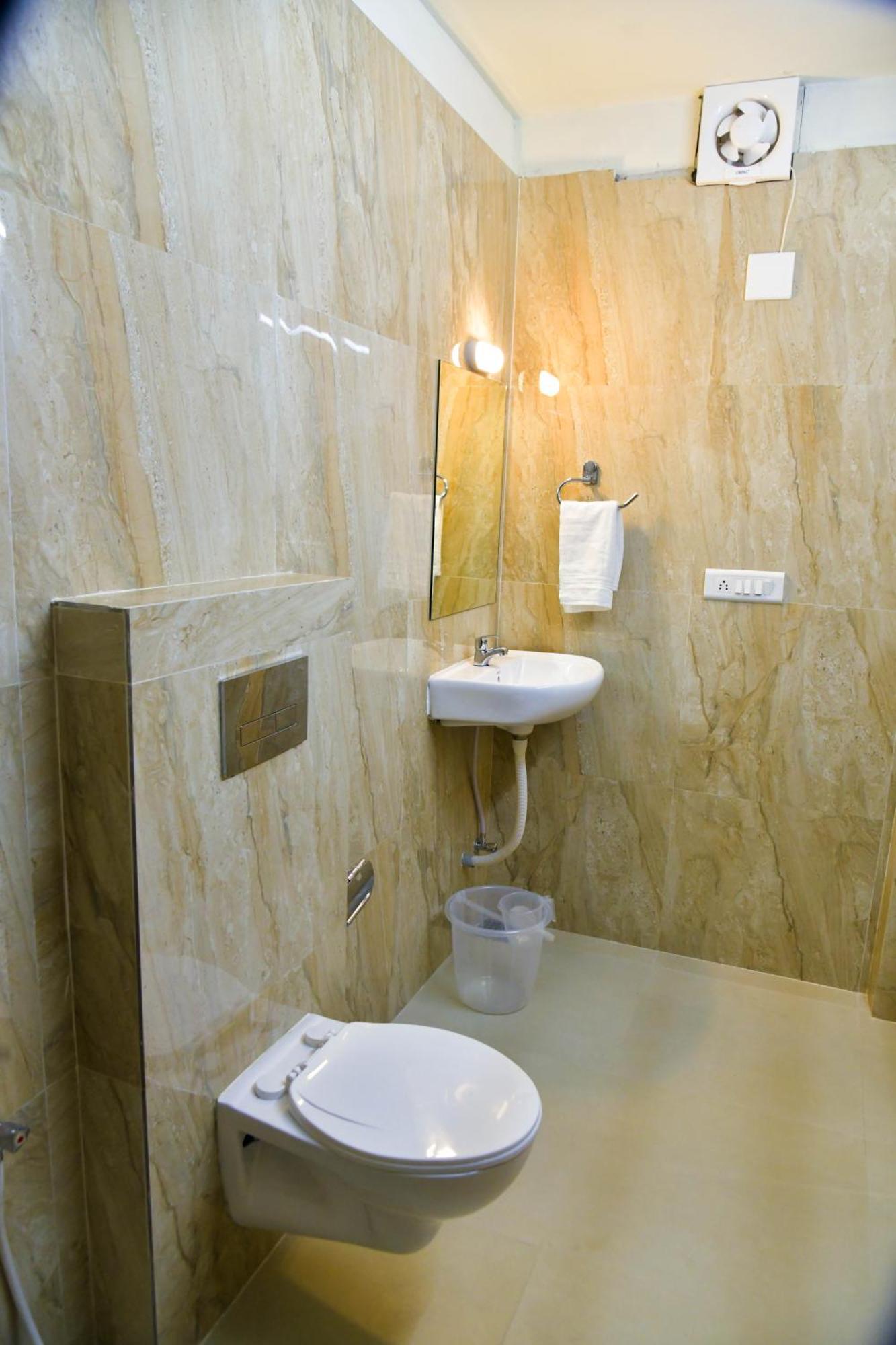 Hotel Ashooka Inn Gandhinagar Buitenkant foto
