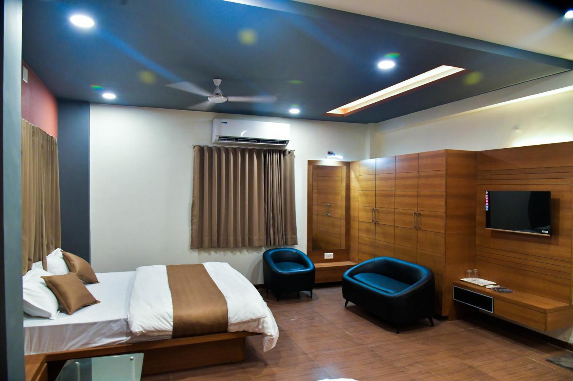 Hotel Ashooka Inn Gandhinagar Buitenkant foto