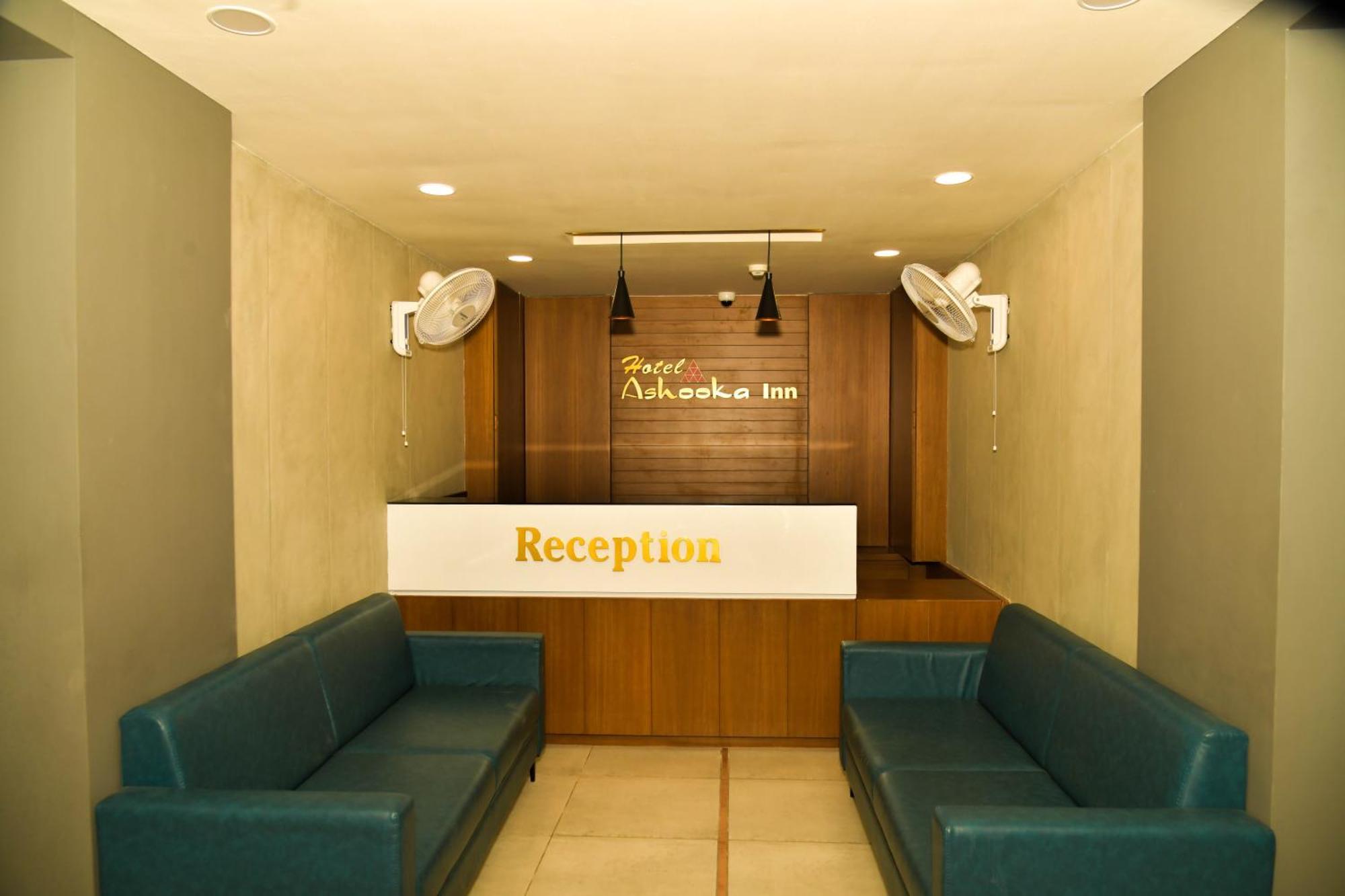 Hotel Ashooka Inn Gandhinagar Buitenkant foto