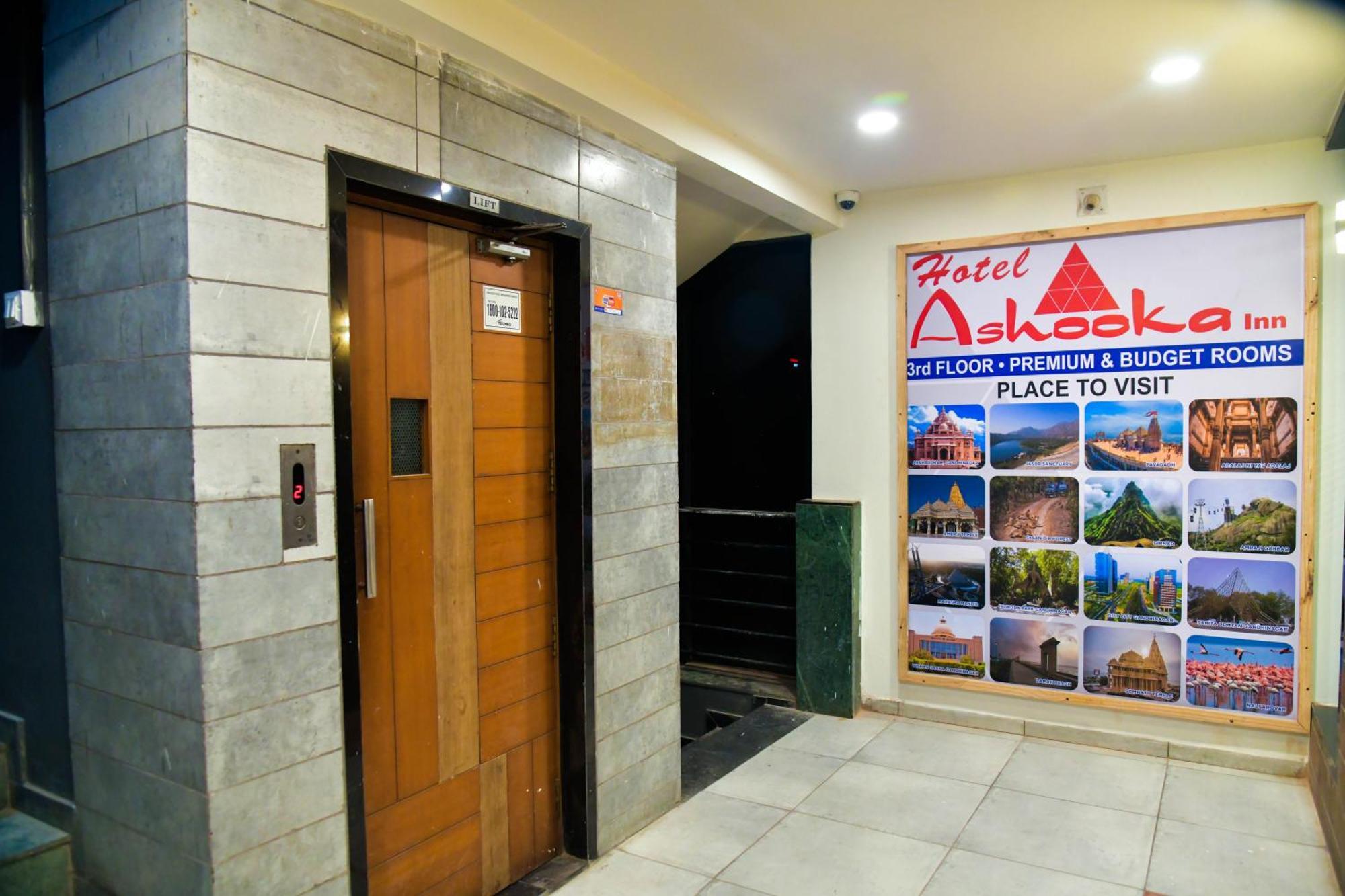 Hotel Ashooka Inn Gandhinagar Buitenkant foto