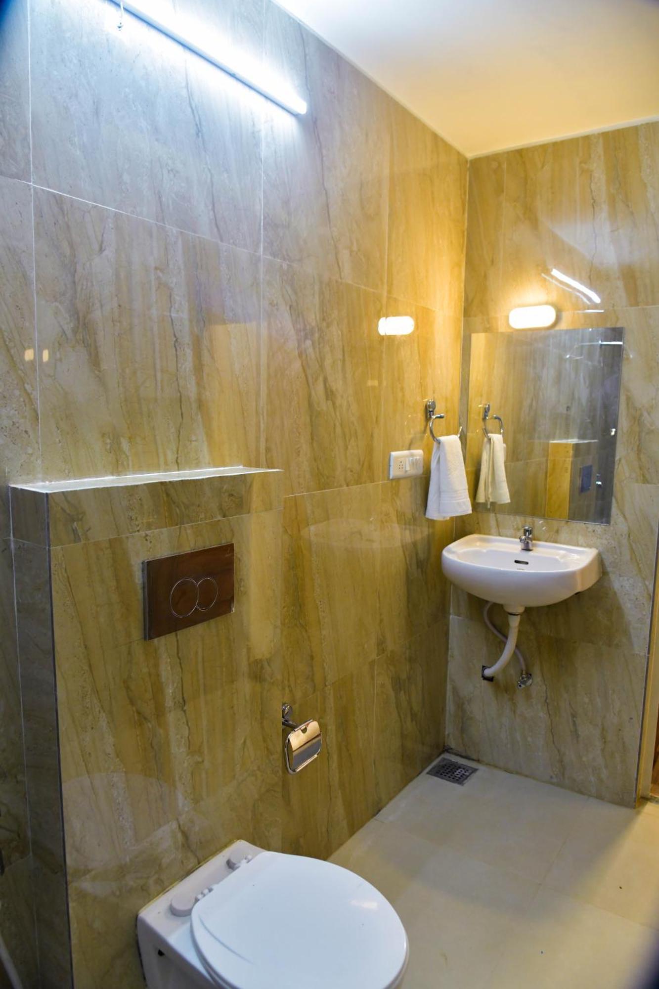 Hotel Ashooka Inn Gandhinagar Buitenkant foto
