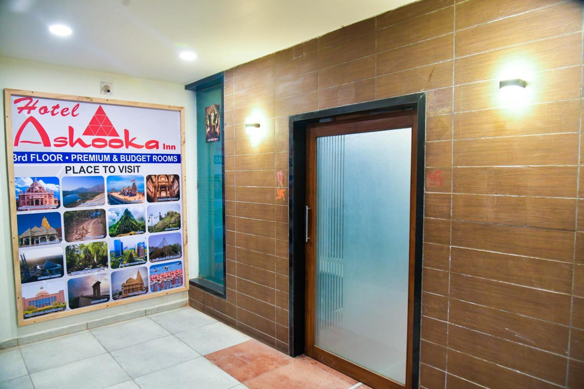 Hotel Ashooka Inn Gandhinagar Buitenkant foto
