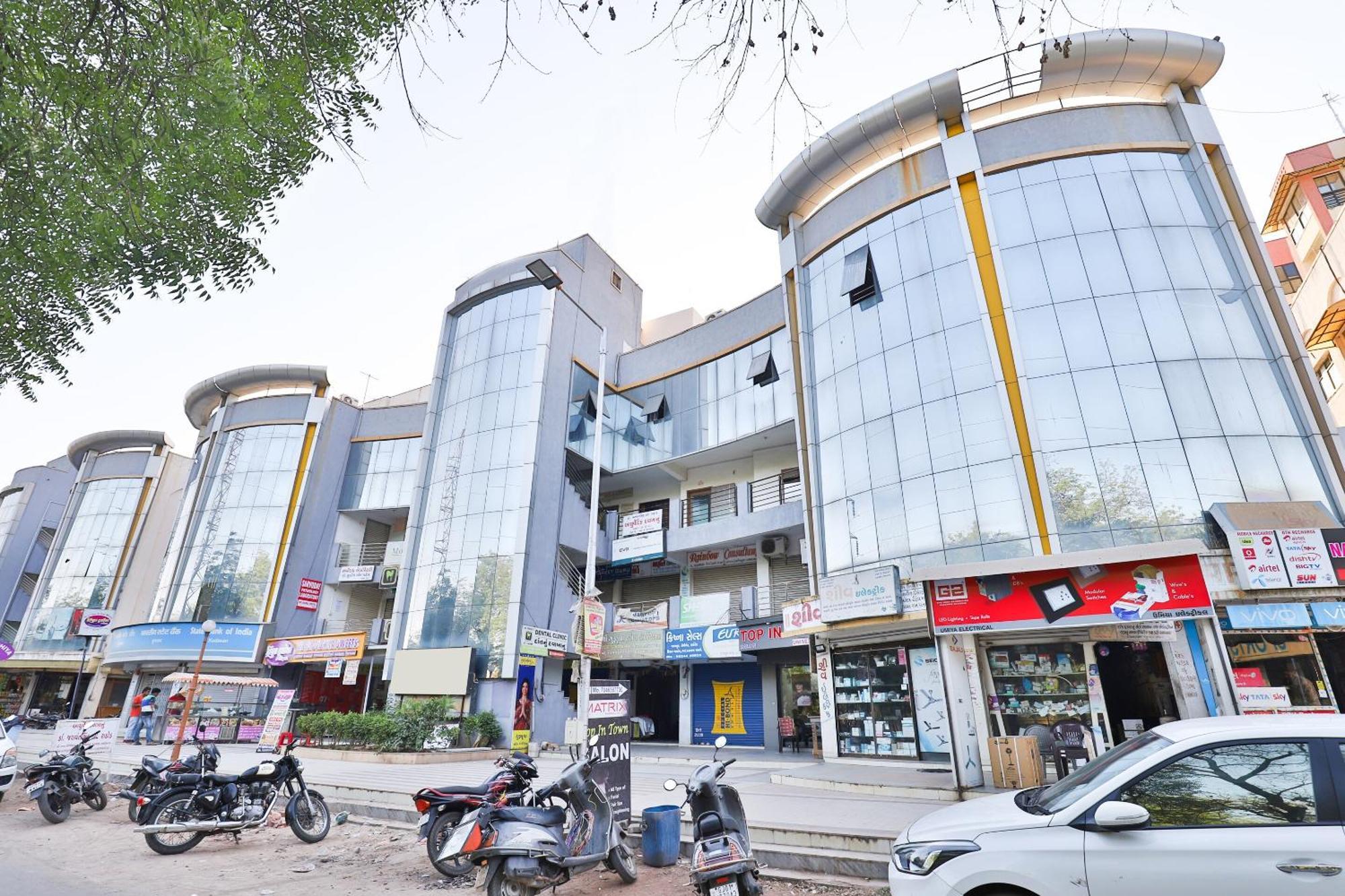 Hotel Ashooka Inn Gandhinagar Buitenkant foto